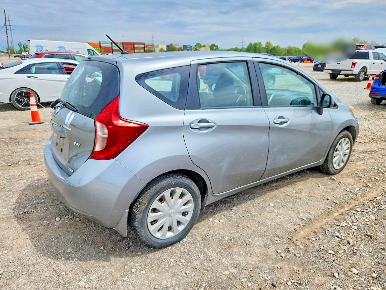 Nissan Versa S
