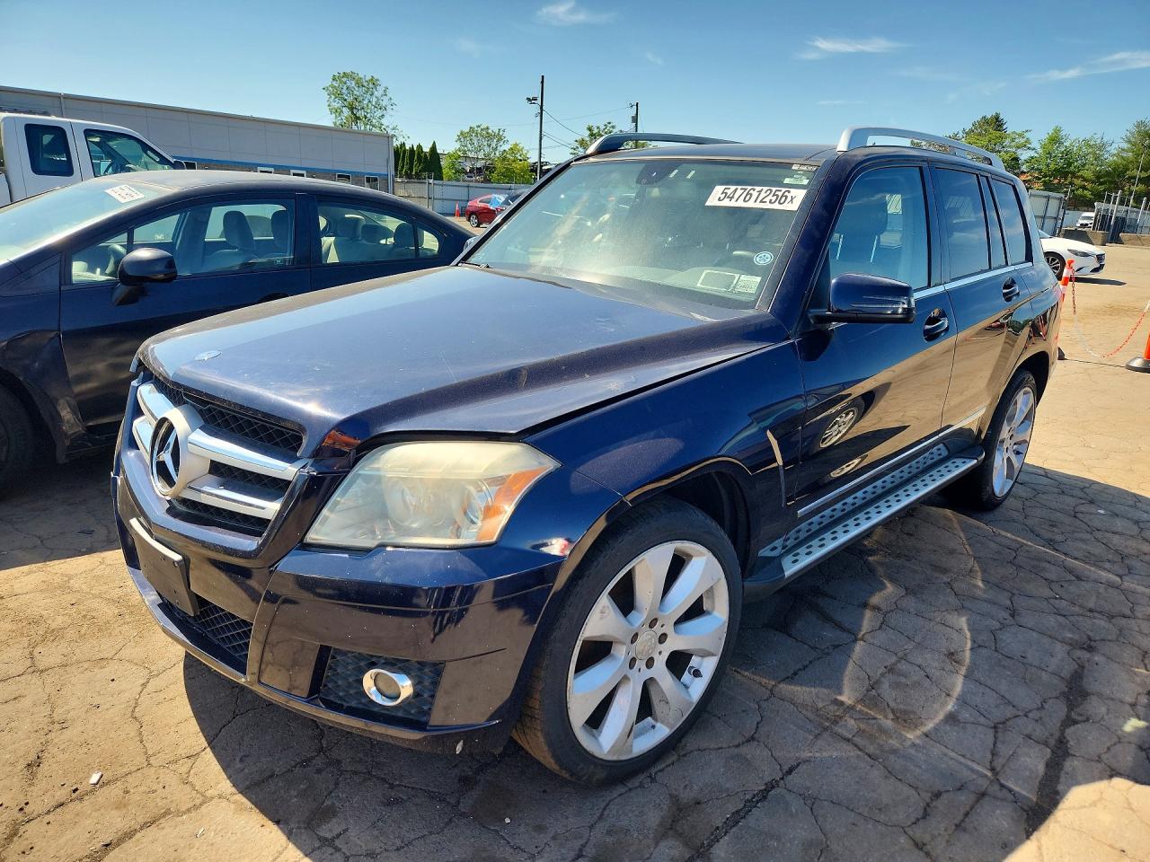 Salvage Mercedes-Benz GLK Image