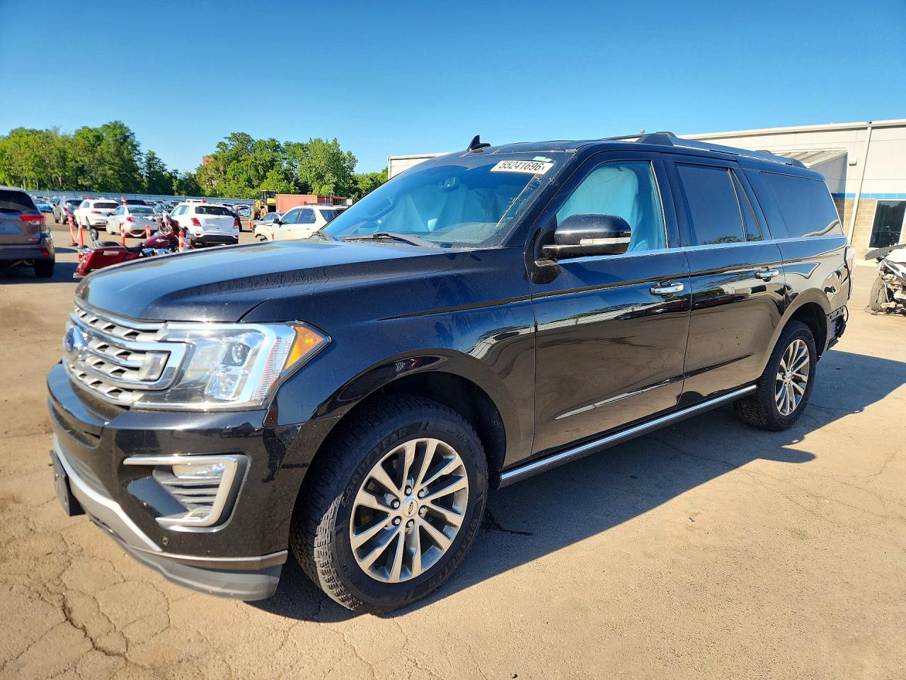 Salvage Ford Expedition Image