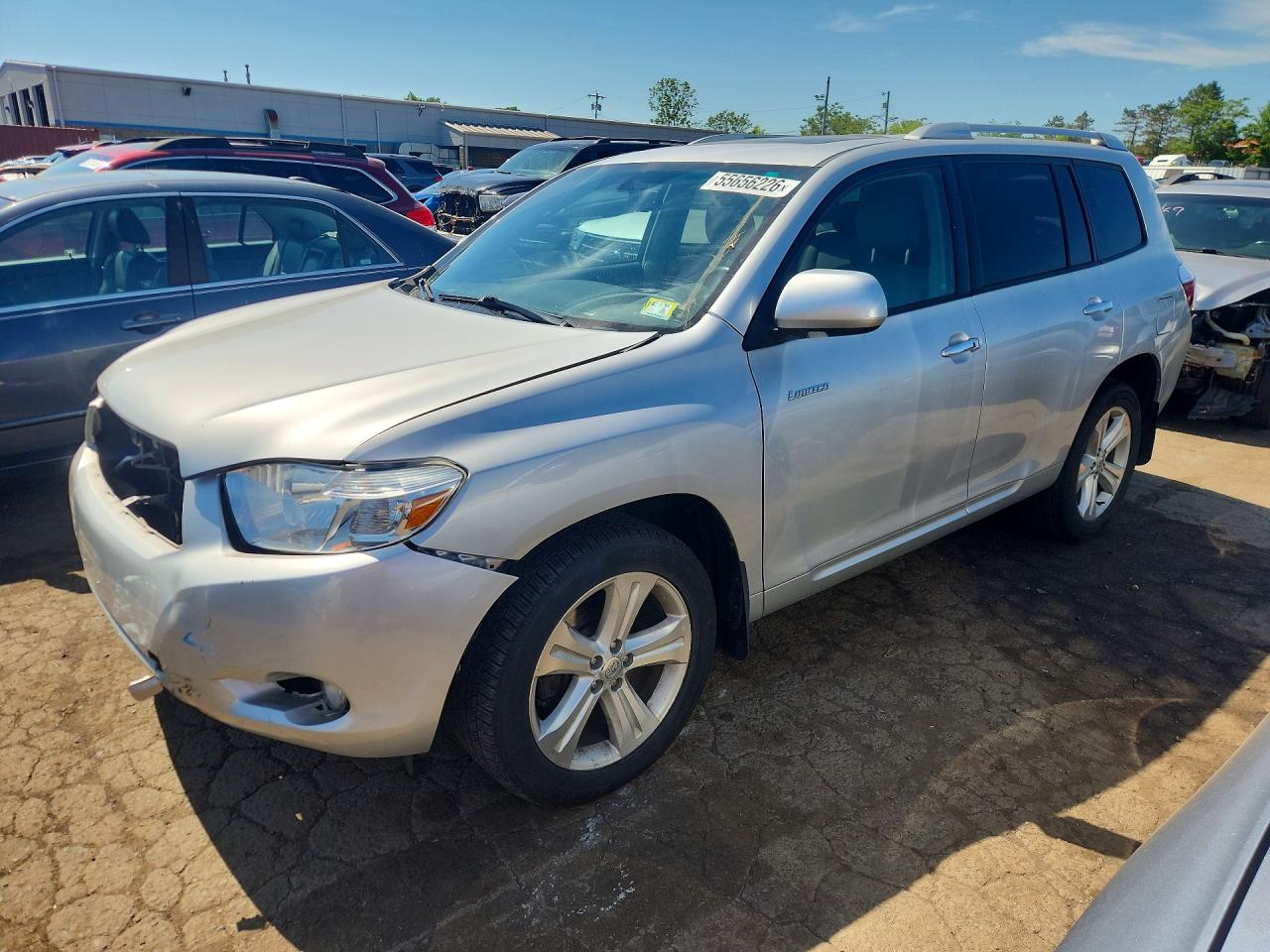 Salvage Toyota Highlander Image