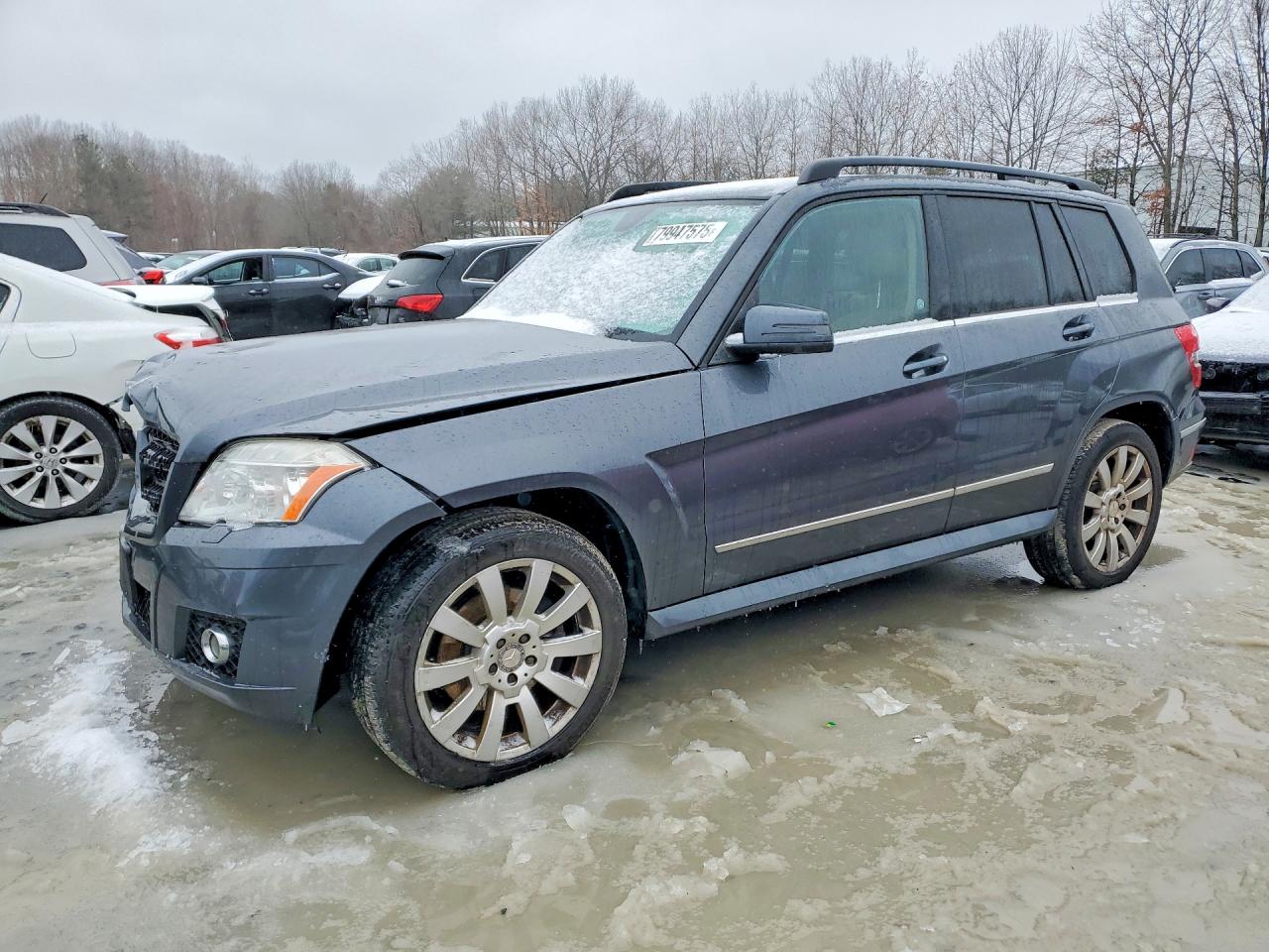 Salvage Mercedes-Benz GLK Image
