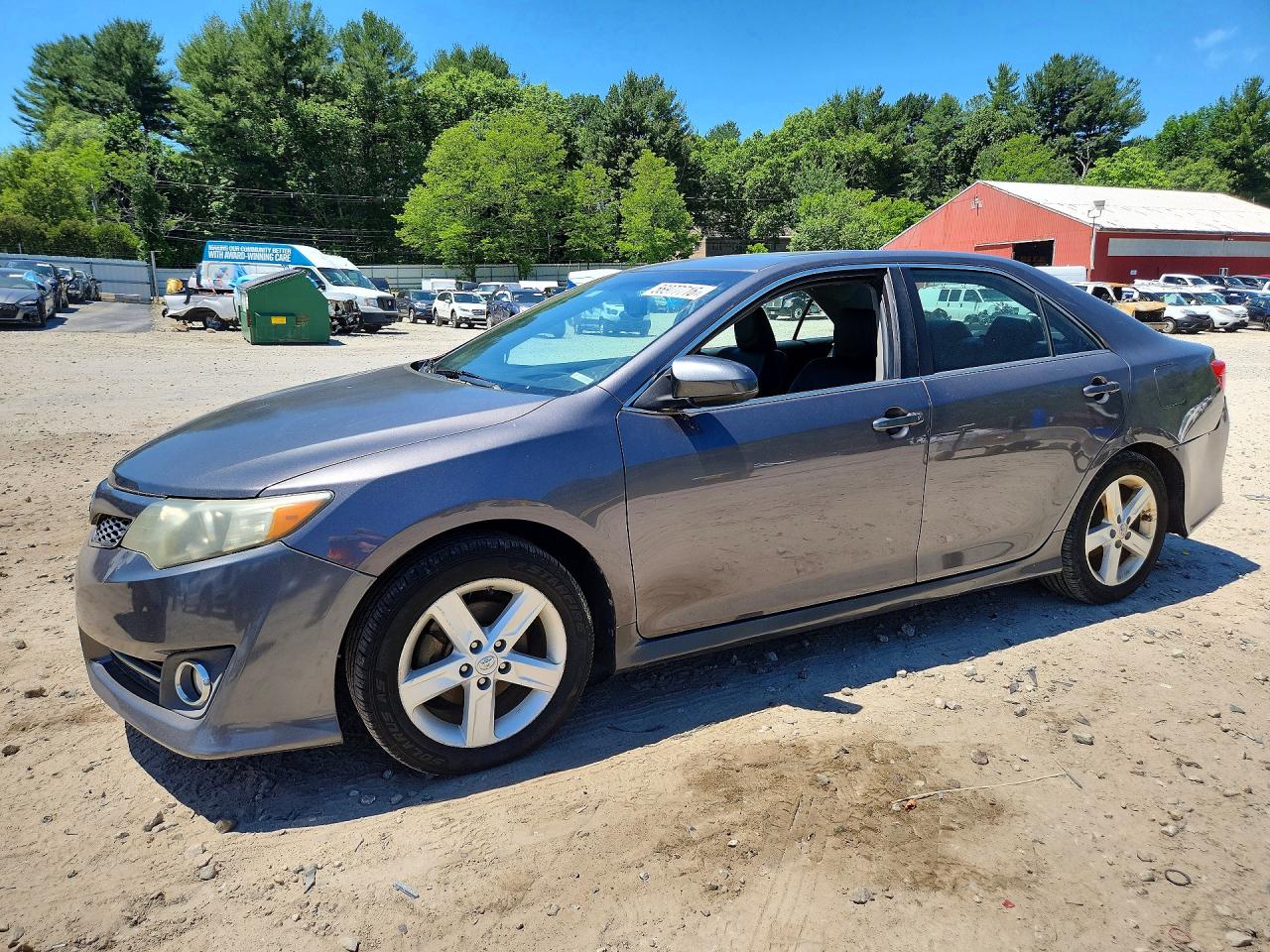 Salvage Toyota Camry Image
