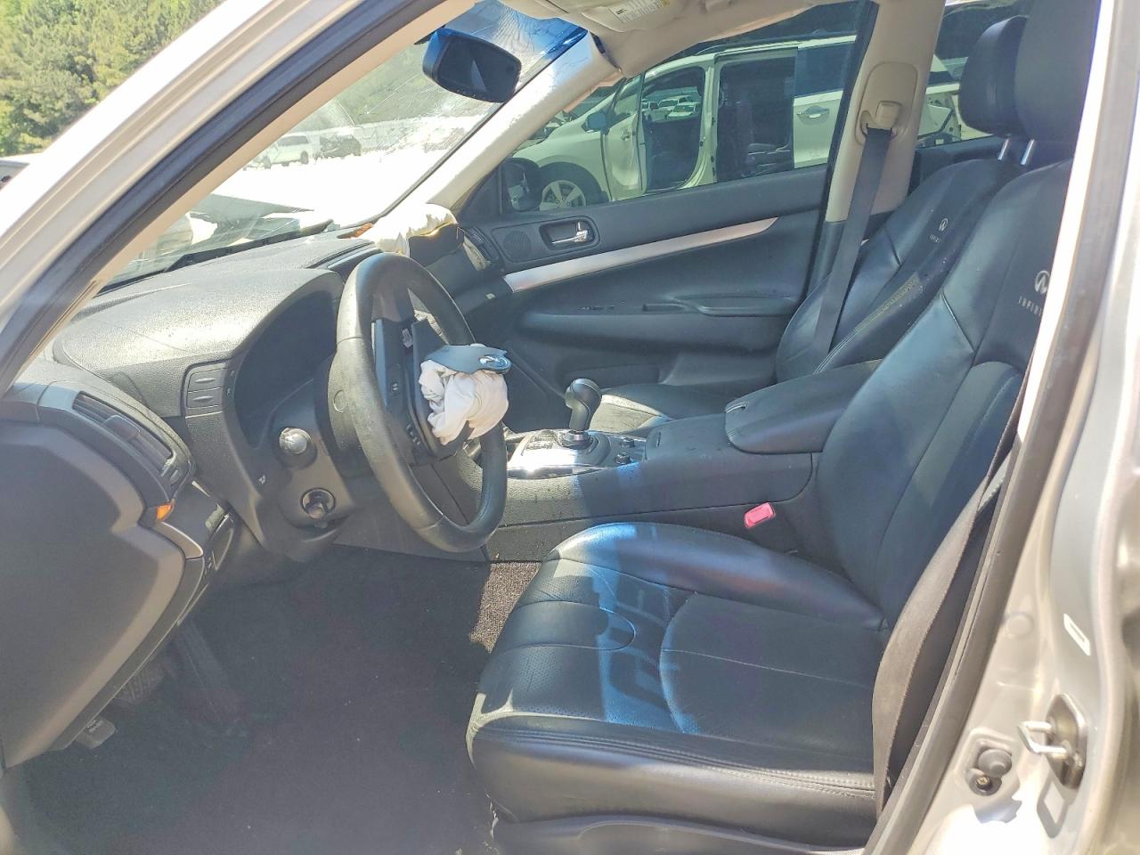INFINITI G37 Journey