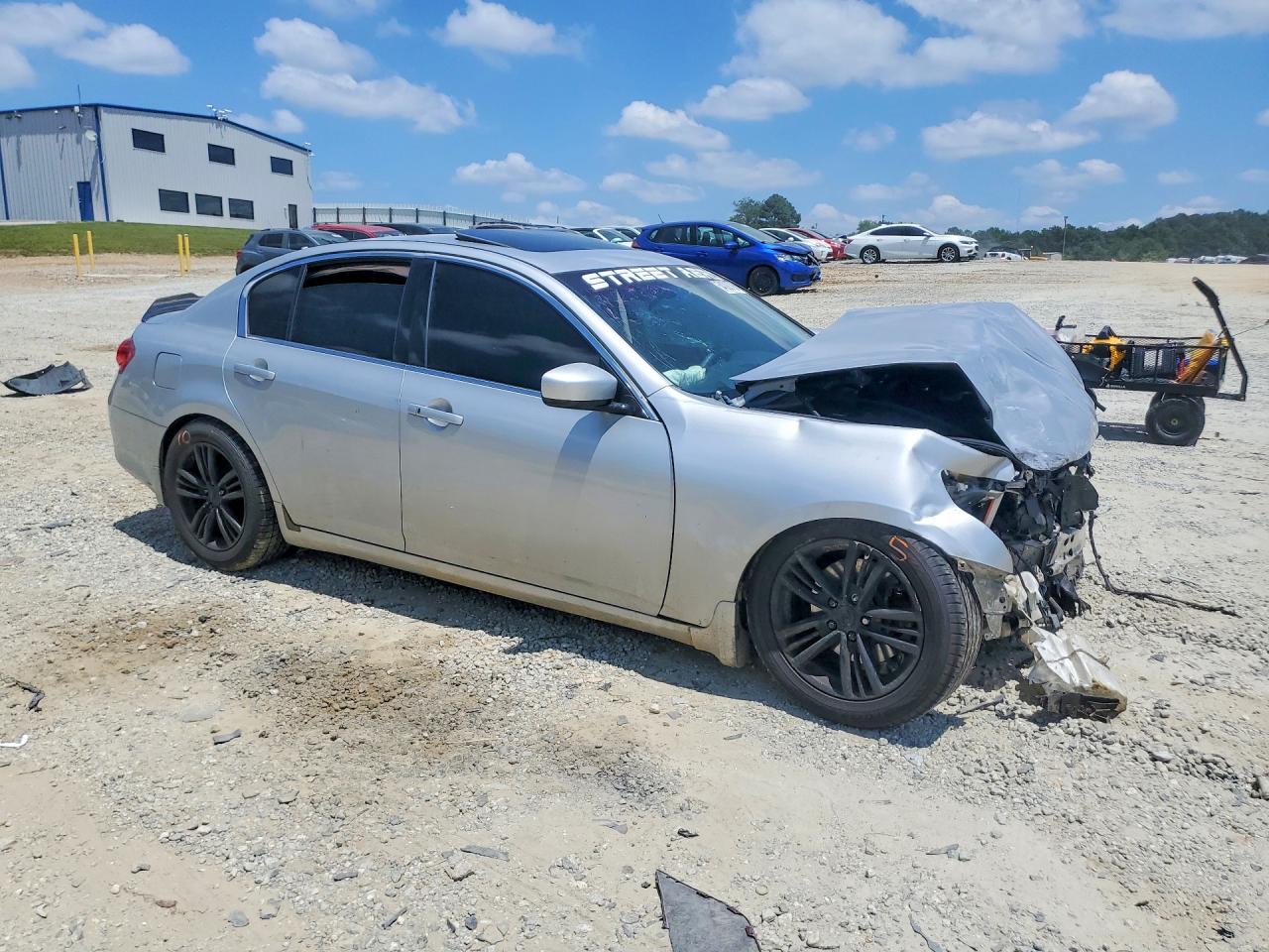 INFINITI G37 Journey
