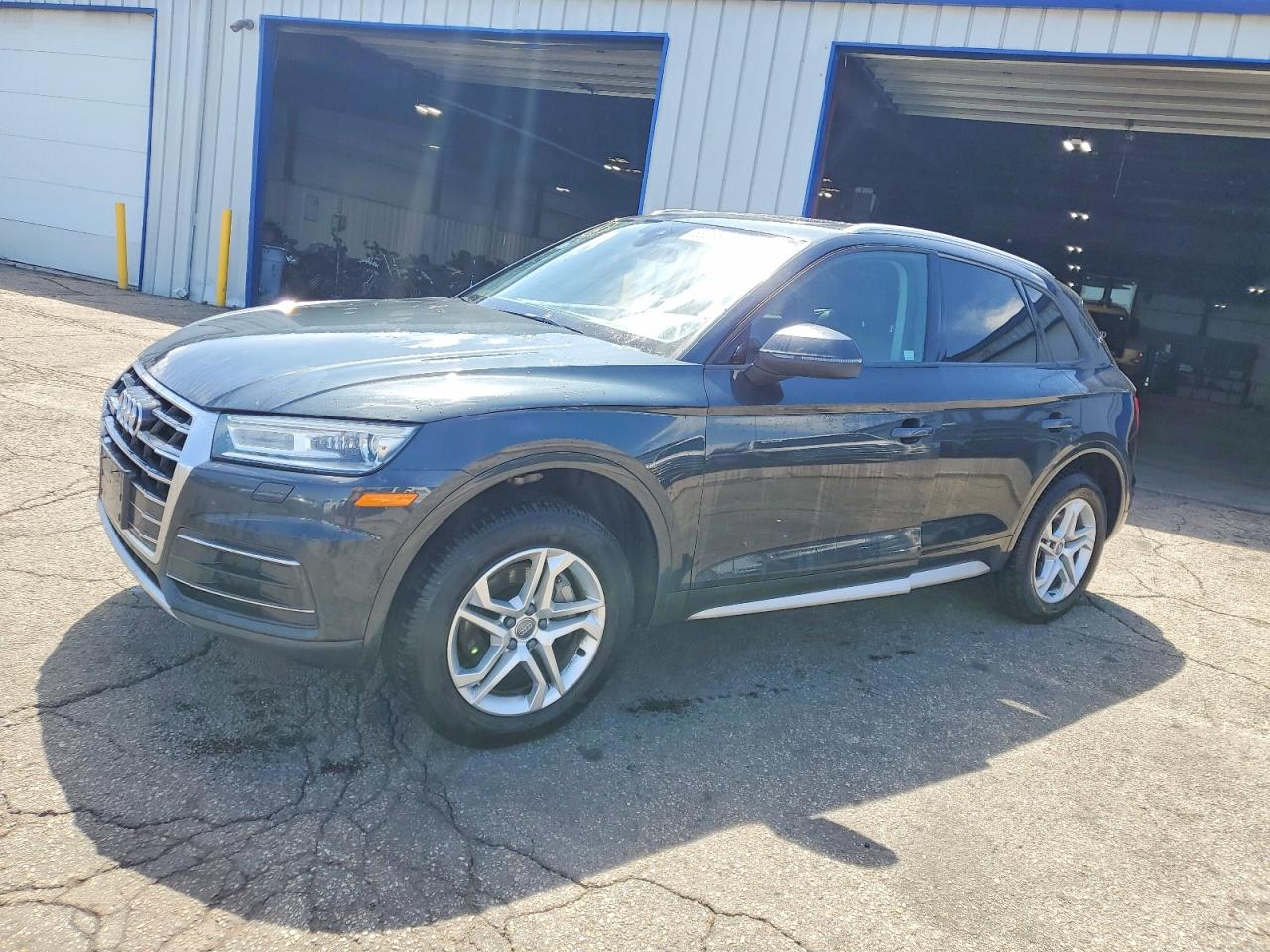 Salvage Audi Q5 Image