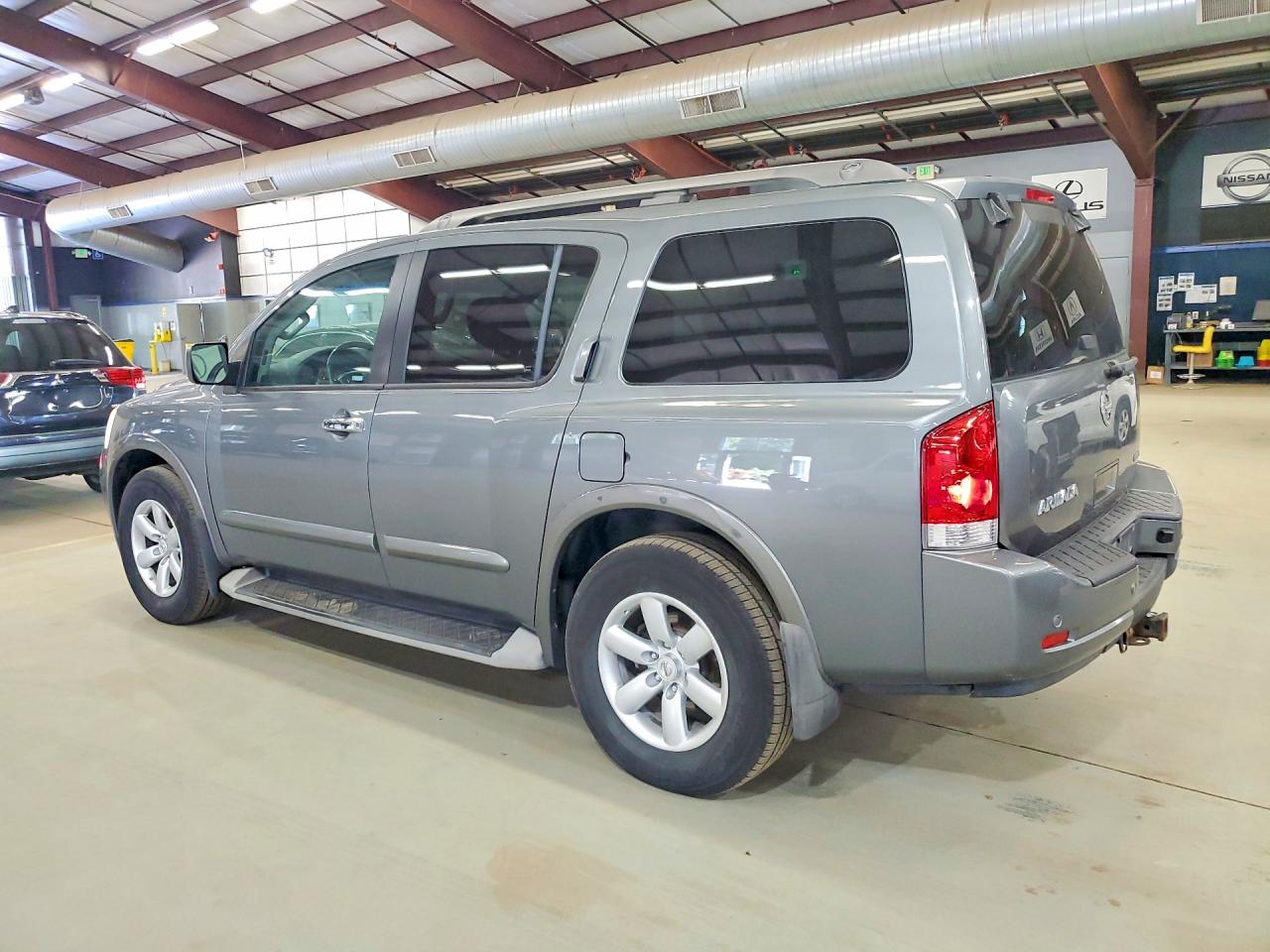 Nissan Armada Sv