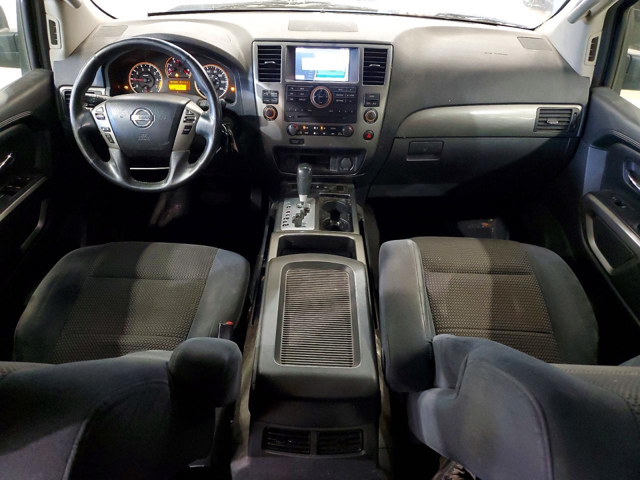 Nissan Armada Sv