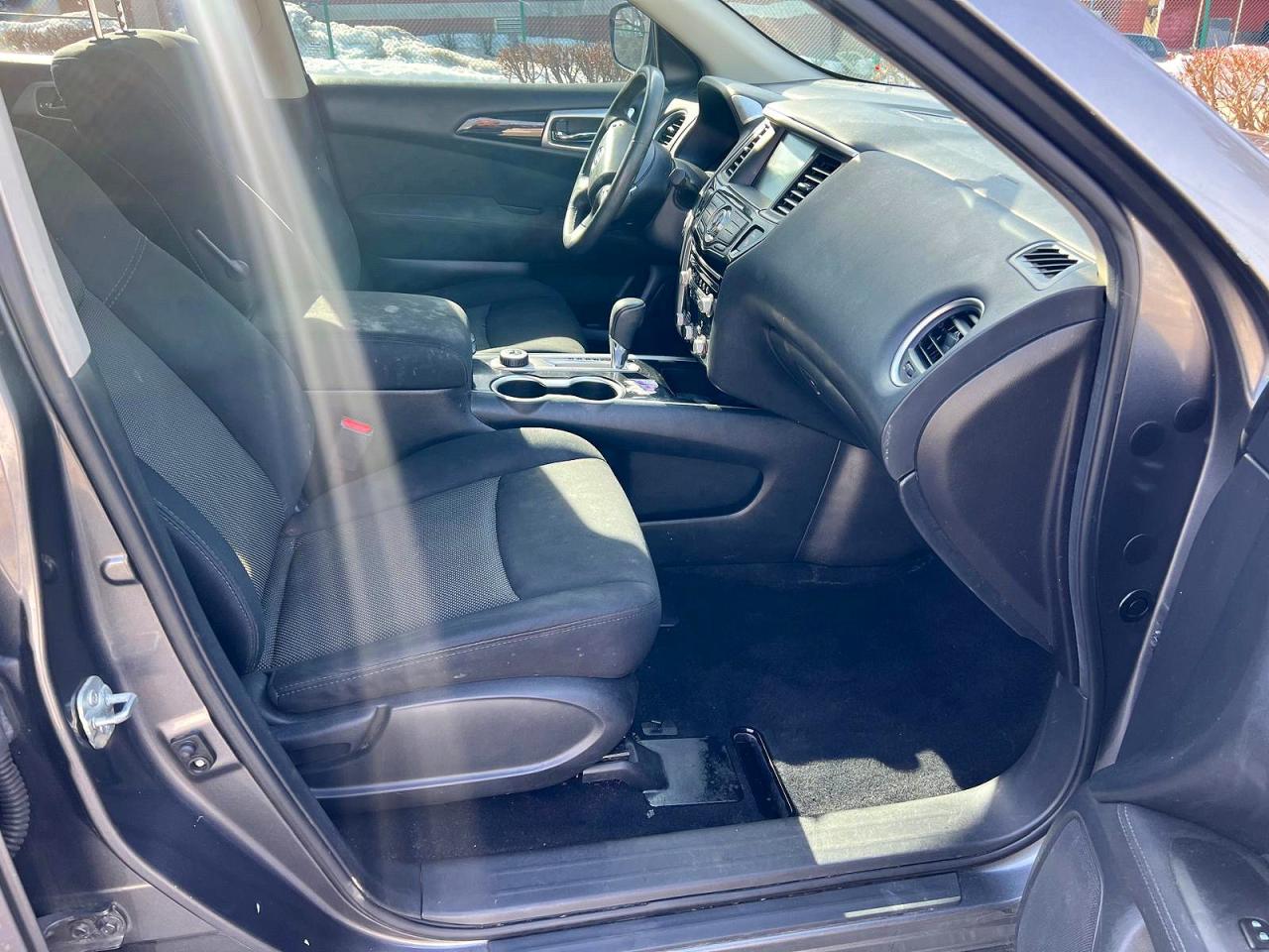 Nissan Pathfinder Sv
