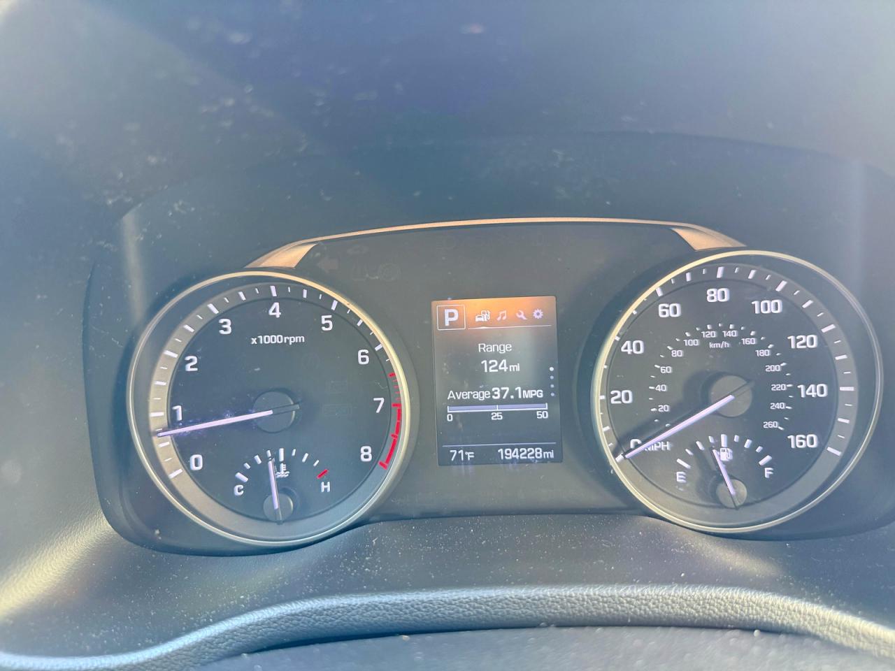 Hyundai ELANTRA Sel