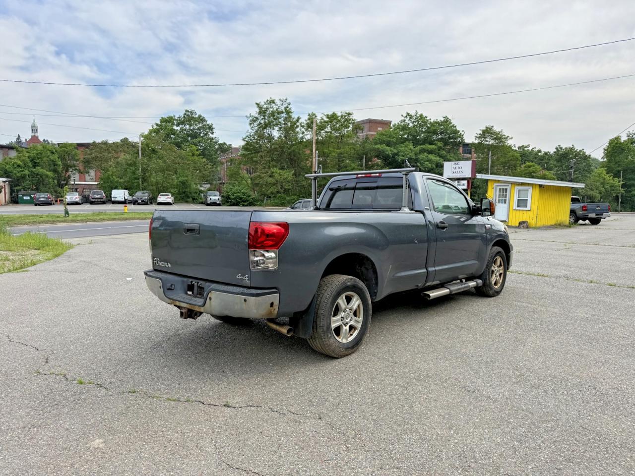 Toyota Tundra Base