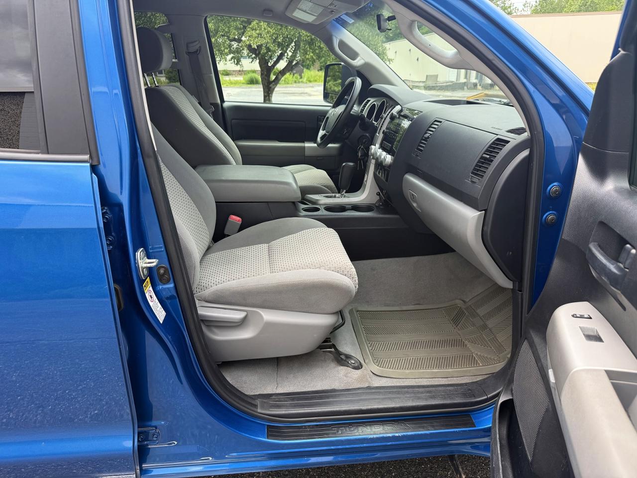 Toyota Tundra Double Cab Sr5
