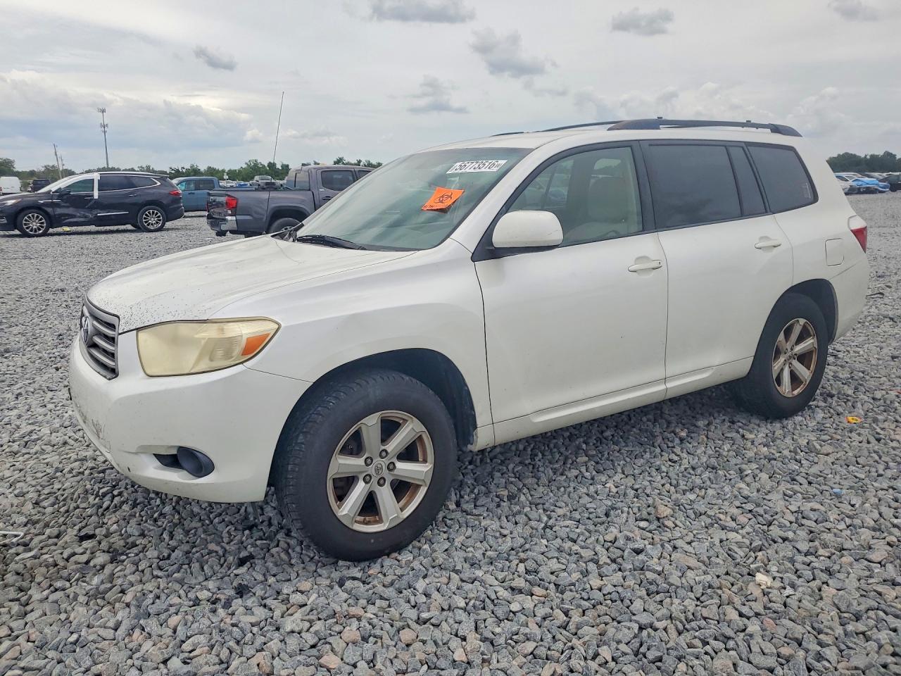 Salvage Toyota Highlander Image