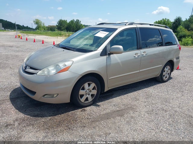 Toyota Sienna Xle