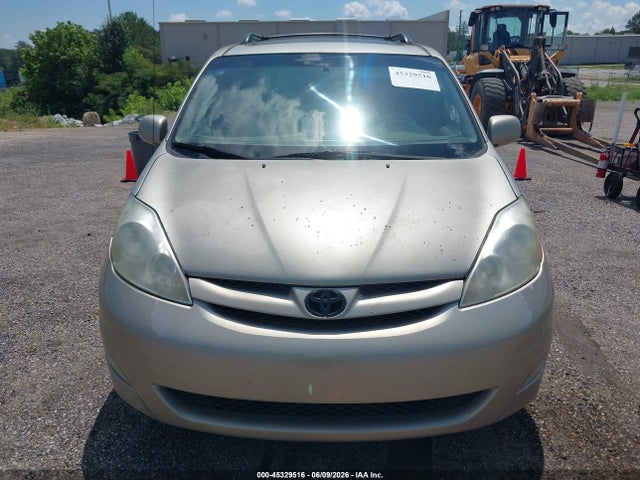 Toyota Sienna Xle