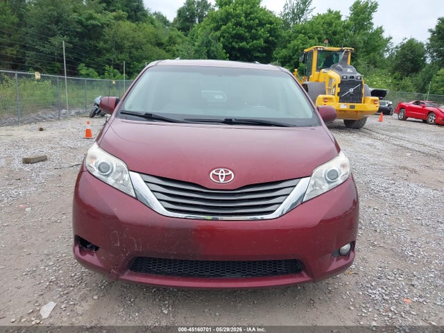 Toyota Sienna Xle V6 8 Passenger