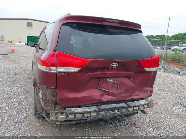 Toyota Sienna Xle V6 8 Passenger