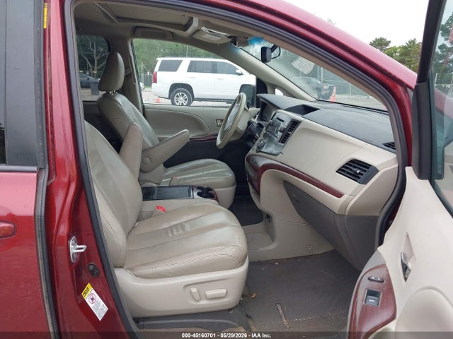 Toyota Sienna Xle V6 8 Passenger