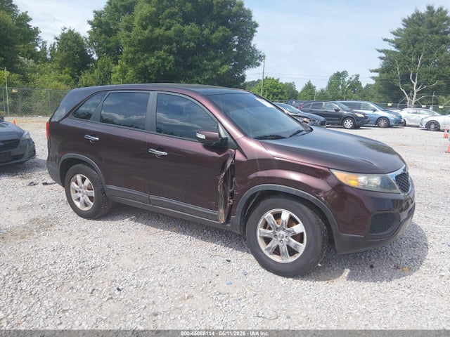 Salvage Kia Sorento Image