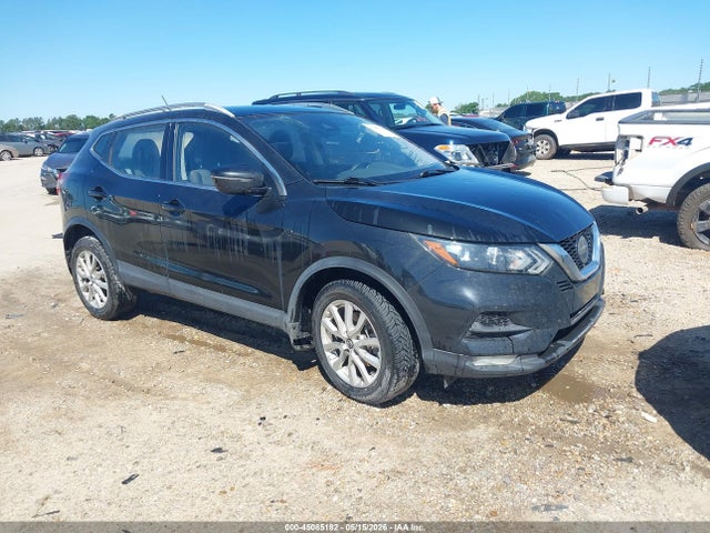 Salvage Nissan Rogue Image