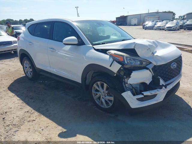Salvage Hyundai TUCSON Image