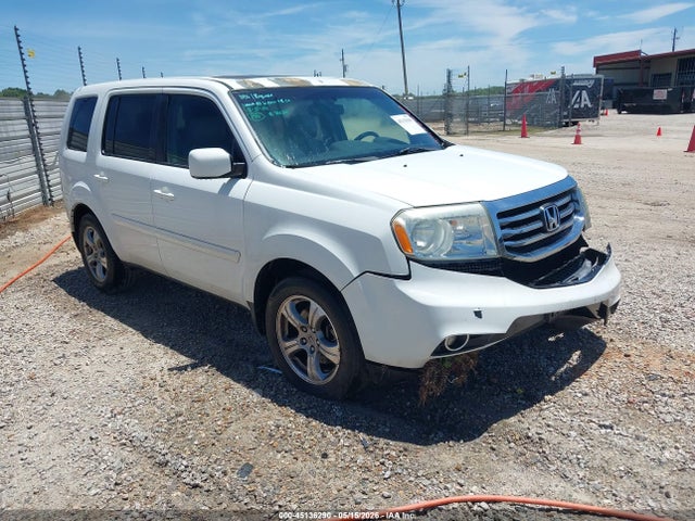 Salvage Honda Pilot Image