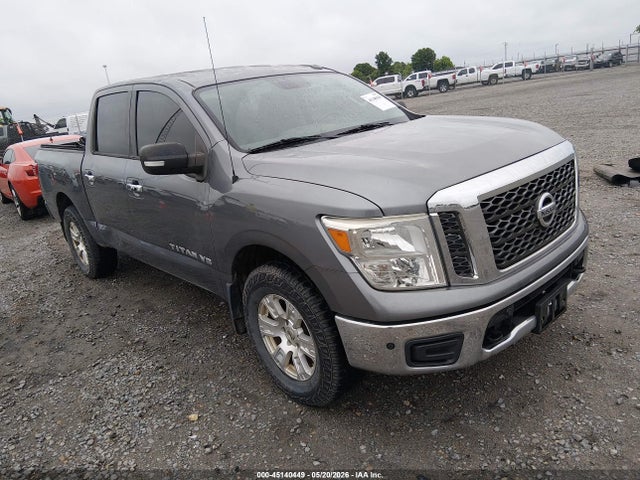 Salvage Nissan Titan Image