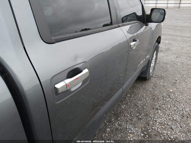 Nissan Titan Sv