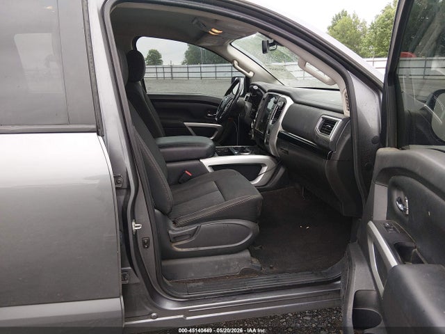 Nissan Titan Sv