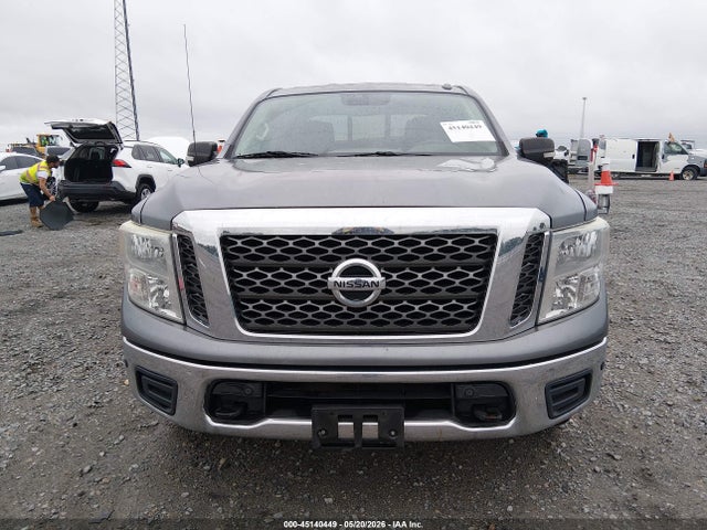 Nissan Titan Sv