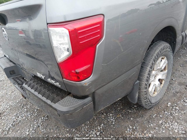 Nissan Titan Sv
