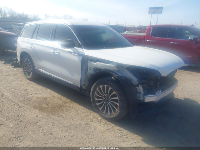 Salvage Lincoln Aviator Image