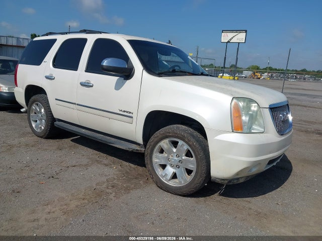 Salvage GMC Yukon Image