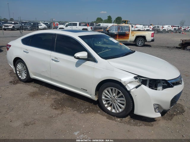 Salvage Toyota Avalon Hybrid Image