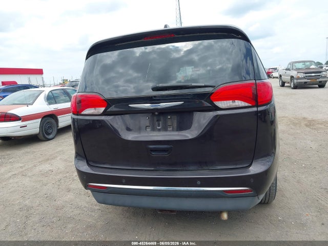 Chrysler Pacifica Touring-l Plus