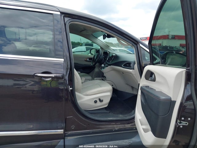Chrysler Pacifica Touring-l Plus