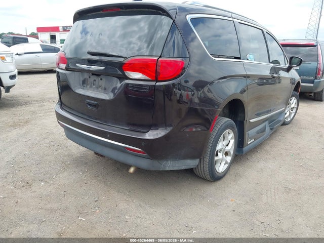Chrysler Pacifica Touring-l Plus