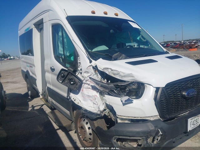 Salvage Ford Transit Image