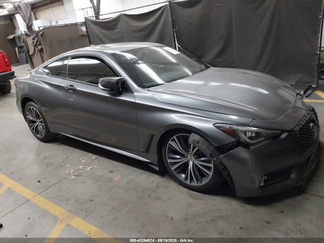 INFINITI Q60 3.0t Luxe