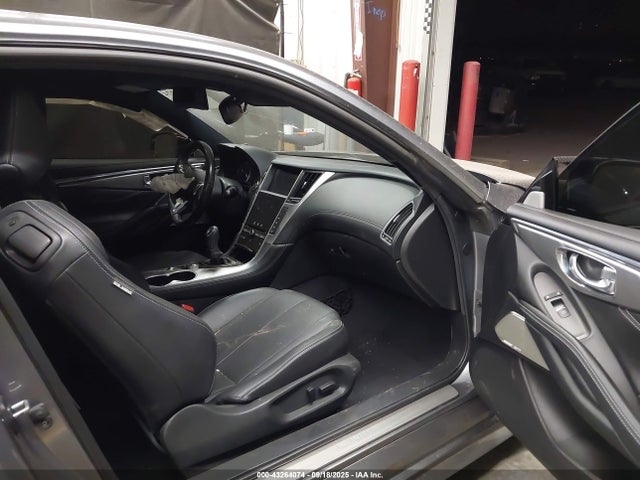 INFINITI Q60 3.0t Luxe
