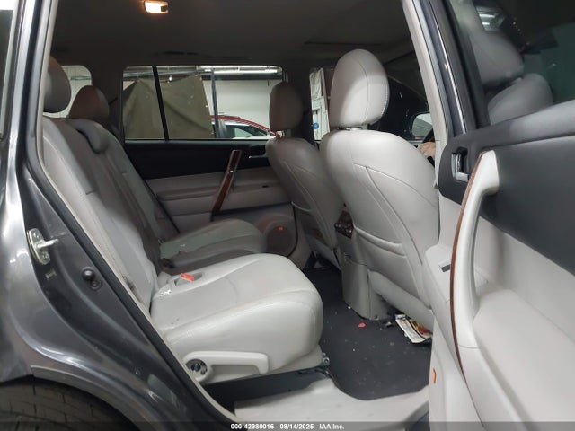 Toyota Highlander Limited V6