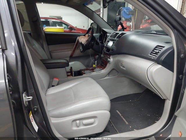 Toyota Highlander Limited V6