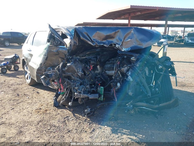 Salvage Jeep Grand Cherokee Image