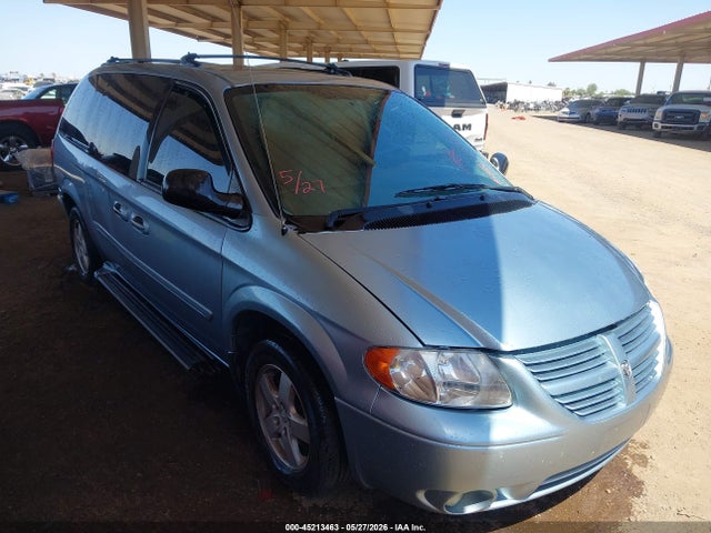 Salvage Dodge Grand Caravan Image