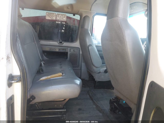 Ford E-350 Xl