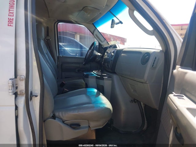 Ford E-350 Xl