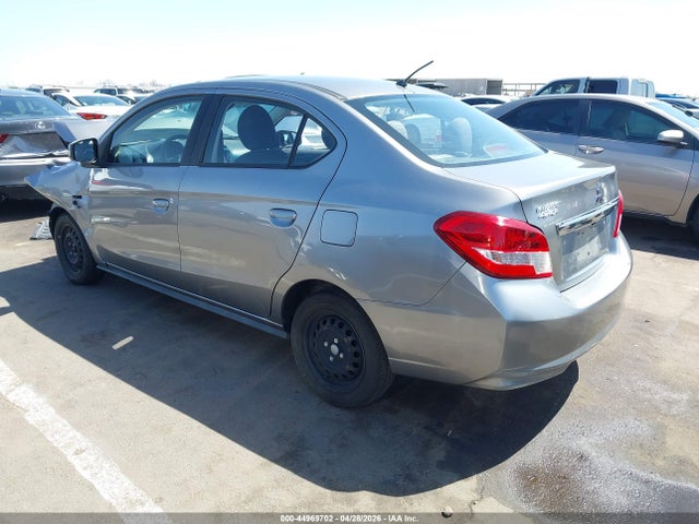 Mitsubishi Mirage Es