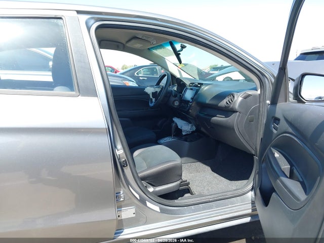 Mitsubishi Mirage Es