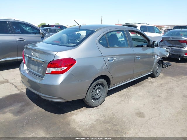 Mitsubishi Mirage Es
