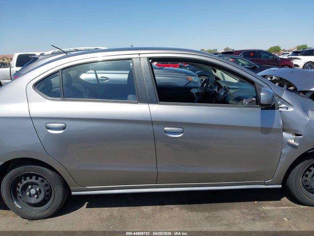 Mitsubishi Mirage Es