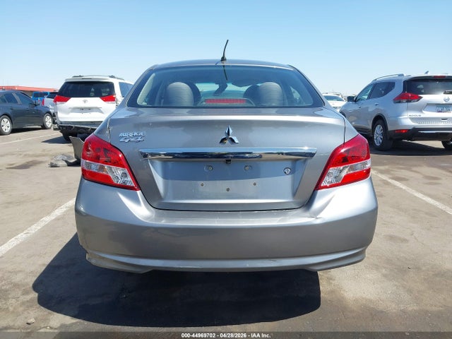 Mitsubishi Mirage Es